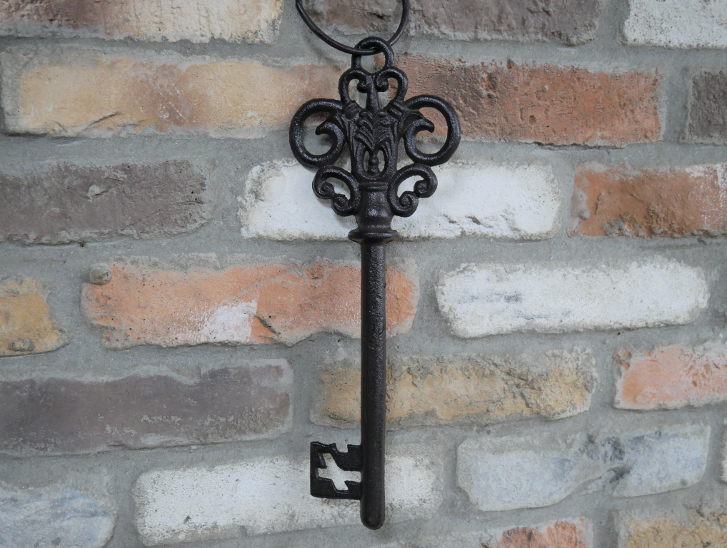 Cast Iron Brown Giant Decorative Key Wall Hanging Sign Wall Art Ornament Decor