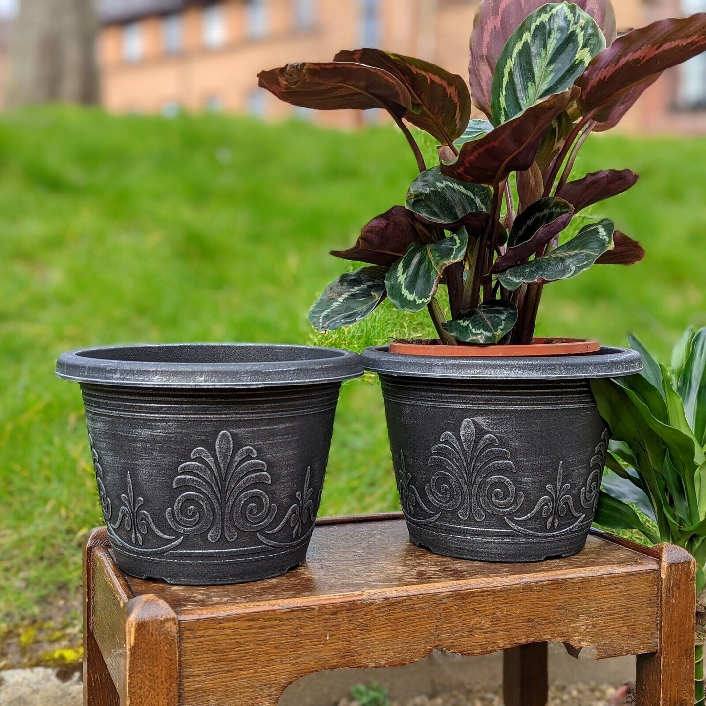 Set of 2 Silver Grey 3.6L Plastic Plant Pot 22cm Black Round Planter Cover