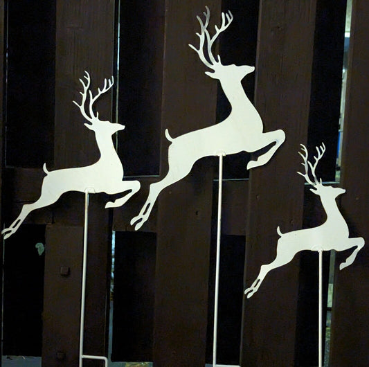 Rustic White Reindeer Metal Art Garden Stake Christmas Decor Outdoor Ornament