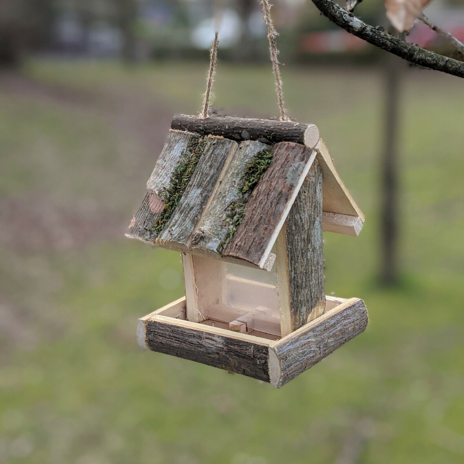 Bird Feeder Handmade Wooden Bird Feeding Food Feeder Nuts Seeds Hotel Station 